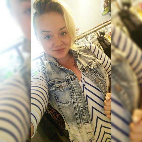 💚Meet the Seller💜 Shelby aka the Saucy Mama 🌿 - Picture 4 of 8